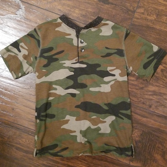 Wore ONCE. Great condition. Camo 3 button shirt - Picture 1 of 1